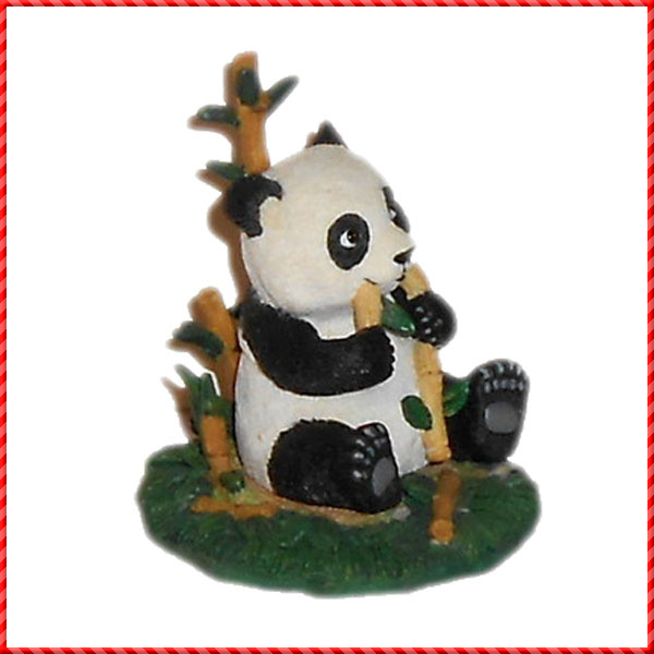 panda figurine-006